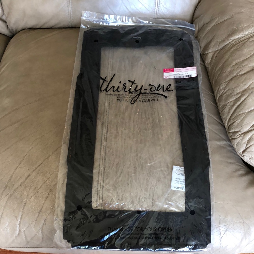 thirty one “top a tote” (the lid) new in package